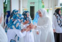 Plt Ketua TP PKK Kabupaten Barru, Ulfah Nurulhuda menghadiri Pengajian Kelompok Majelis Taklim Nurul Huda se Desa Ajakkang, Rabu (5/06/2024).
