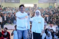Dokter Ulfah - MHG bersama ribuan pendukungnya.