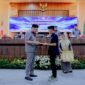 Bupati Barru, Suardi Saleh menyerahkan Rancangan Peraturan Daerah (Ranperda) Perubahan Anggaran Pendapatan dan Belanja Daerah (APBD) Kabupaten Barru Tahun Anggaran (TA) 2024 di ruang rapat DPRD Kabupaten Barru pada Jumat (30/08/2024).