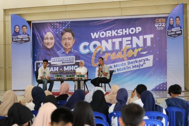 Workshop konten kreator bertajuk anak muda berkarya, Barru makin maju digelar gen u 22 Dokter Ulfah - MHG, di gedung Bola Soba'e, Kecamatan Barru, Kabupaten Barru, Minggu (15/9/2024).