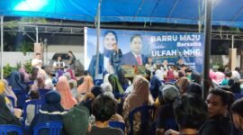 Suasana sosialisasi Ulfah - MHG di Sumpang Binangae, Barru, Selasa (17/9/2024) malam.
