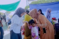 Calon bupati Barru nomor urut 2 Dokter Ulfah saat bertemu warga Barru.