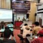 Rapat koordinasi KPU Barru bersama media dan LSM terkait membangun integritas dalam Pilkada 2024, di Hotel D'shining, Balusu, Minggu (29/9/2024).