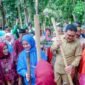 Bupati Barru, Suardi Saleh hadiri pesta panen adat Paenge masyarakat Dusun Birue, Jumat (31/5/2024).