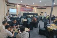 Komisi Pemilihan Umum (KPU) Barru kembali menggelar rapat koordinasi bersama forum media dan LSM di cafe 3 R di Tanete Riaja, Kabupaten Barru, Senin (21/10/2024).
