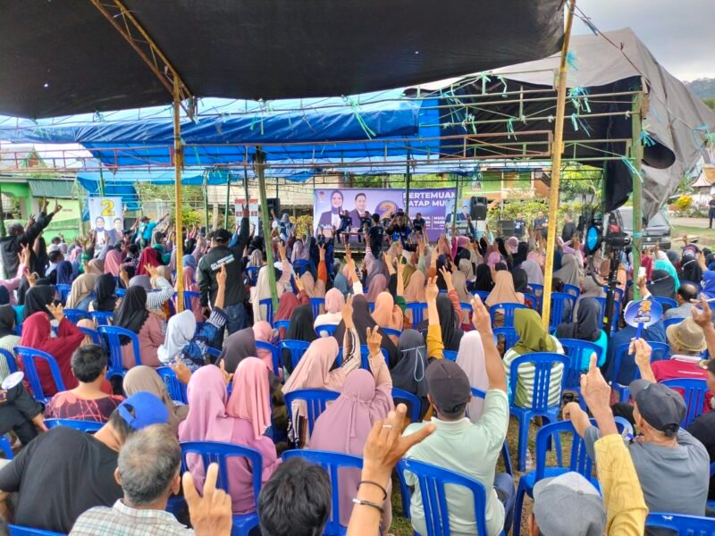 Suasana kampanye dokter Ulfah-MHG di Dusun Alakkang, Desa Manuba, Kecamatan Mallusettasi, Barru, Rabu (23/10/2024).
