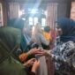 Calon bupati Barru nomor urut 2 dokter Ulfah bersama warga