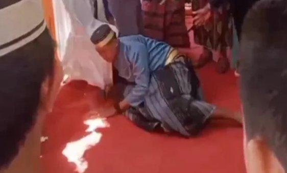 Penari Mangaru di rumah mempelai pengantin wanita di Pangkep, Fajar meninggal dunia usai menusuk keris bagian dadanya, Selasa (29/10/2024).