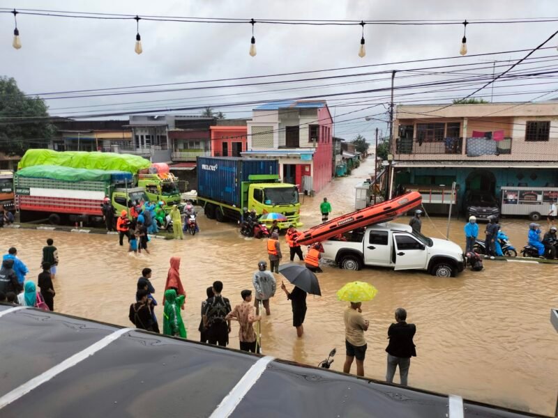 Kondisi di ruas jalan poros Barru-Parepare, di Takkalasi, Kecamatan Balusu, Sabtu (21/12/2024).