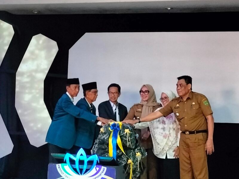 Perguruan Tinggi Institut Teknologi Bisnis dan Administrasi (ITBA) Barru secara resmi melaunching program magister Administrasi Publik. Kegiatan dirangkaikan dengan peresmian laboratorium  dan kuliah umum di Aula Kampus ITBA Algazali Barru, di Jl Jenderal Sudirman, Kecamatan Barru, Kabupaten Barru, Senin (15/09/2/2025).
