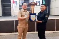 Sekda Kota Parepare, Amarung Agung Hamka membuka Workshop Jurnalistik Kehumasan di Auditorium BJ Habibie, Senin (2/1/2026).