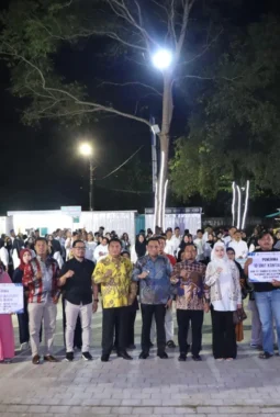 Malam HUT Parepare ke-66, Wali Kota Lantik dan Asuransikan Ratusan Ketua RT/RW
