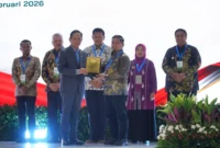 Wali Kota Parepare, Tasming Hamid terima penghargaan pengelolaan sampah terbaik dari Kementerian Lingkungan Hidup pada Rakornas Pengelolaan Sampah Tahun 2026 di Balai Kartini, Jakarta, Rabu (25/2/2026).