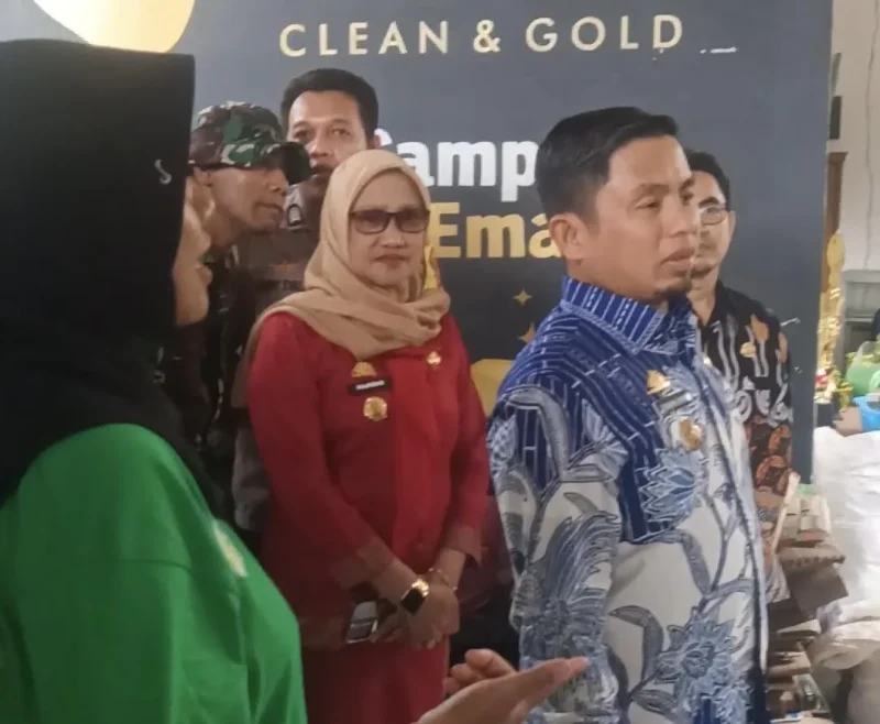 Wali Kota Parepare, Tasming Hamid, mengunjungi Bank Sampah Kelurahan Labukkang, Kecamatan Ujung, Kota Parepare, Sulsel, Kamis (12/02/2026).