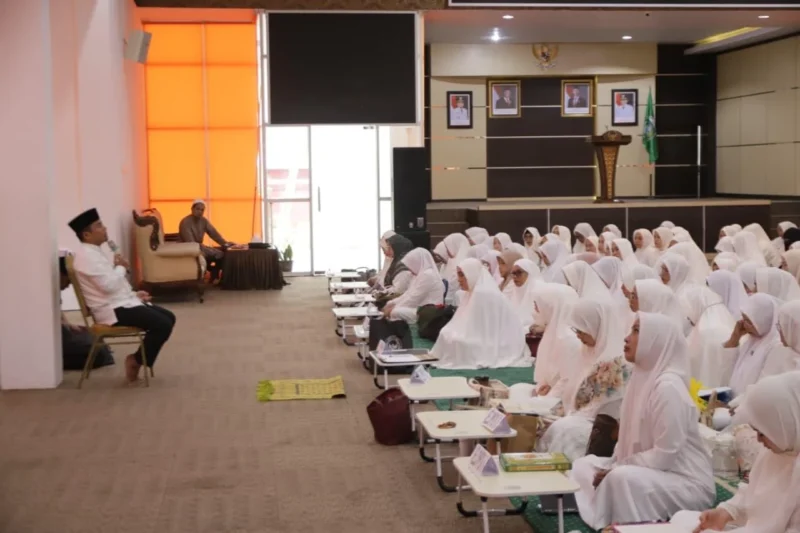 Pemkot Parepare untuk pertama kalinya menggelar Safari Dakwah khusus bagi Aparatur Sipil Negara (ASN) muslim perempuan, Sabtu (14/2/2026).