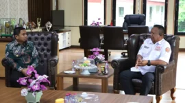 Wali Kota Parepare, Tasming Hamid menerima audiensi pengurus IOF Parepare di ruang kerjanya, Kantor Sekretariat Daerah Kota Parepare, Kamis (8/1/2026).