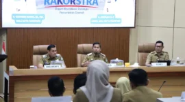 Wali Kota Parepare, Tasming Hamid, memimpin Rapat Koordinasi Awal Tahun dalam rangka Evaluasi Pelaksanaan Kegiatan Tahun 2025 dan Kesiapan Pelaksanaan Program Tahun 2026 di Ruang Pola Kantor Sekretariat Daerah Kota Parepare, Senin (12/1/2026).