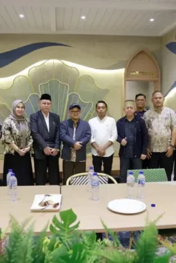 Bupati Barru Audiensi dengan Mendikdasmen di Makassar