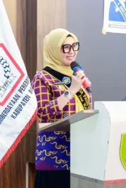 Bupati Barru Buka Seminar Forum Pemberdayaan Perempuan Indonesia