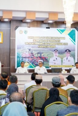 Bupati Barru Tegaskan Bantuan Pertanian Gratis: Lapor Jika Ada Pungli
