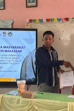 Sentuhan Inovasi PKM UNM Antar UMKM Pulau Kulambing Tembus Pasar Digital