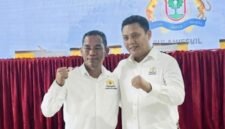 Calon Ketua Kadin Barru, Mahyuddin Syam (kiri) bersama Ketua Kadin Sulsel, Andi Iwan Darmawan Aras