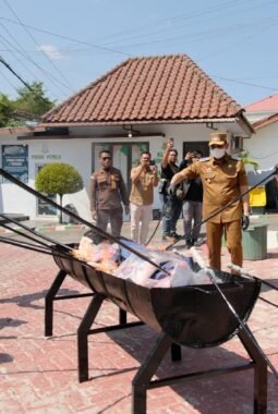 Hadiri Pemusnahan Barang Bukti, Wawali Parepare Dorong Sinergi Penegakan Hukum