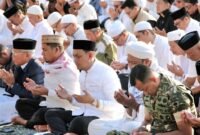 emerintah Kota (Pemkot) Parepare bersama Kementerian Agama, Majelis Ulama Indonesia (MUI), Dewan Masjid Indonesia (DMI), Badan Komunikasi Pemuda Remaja Masjid Indonesia (BKPRMI), jajaran Forkopimda, serta ribuan elemen masyarakat menggelar Sholat Istisqa di Lapangan Andi Makkasau, Kota Parepare, Jumat (4/9/2026).